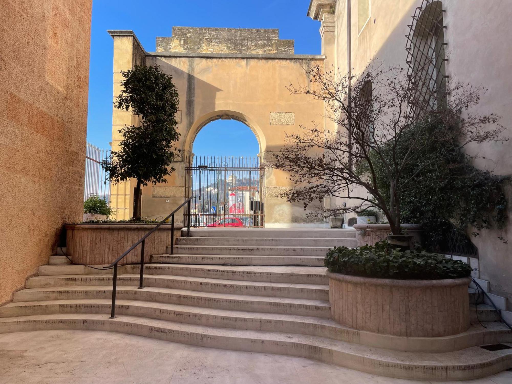 Primavera Al Teatro Romano Verona Bagian luar foto
