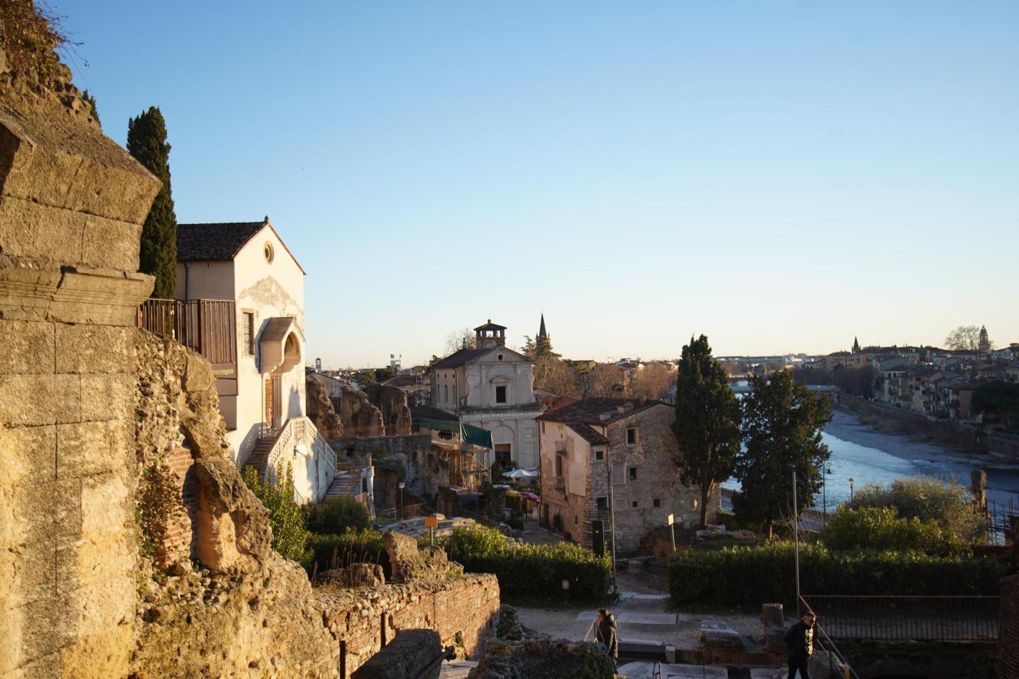Primavera Al Teatro Romano Verona Bagian luar foto